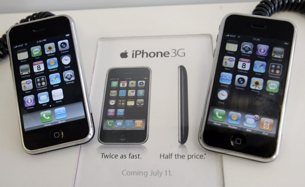 Cùng nhìn lại mẫu iPhone đầu tiên sau 10 năm ra đời