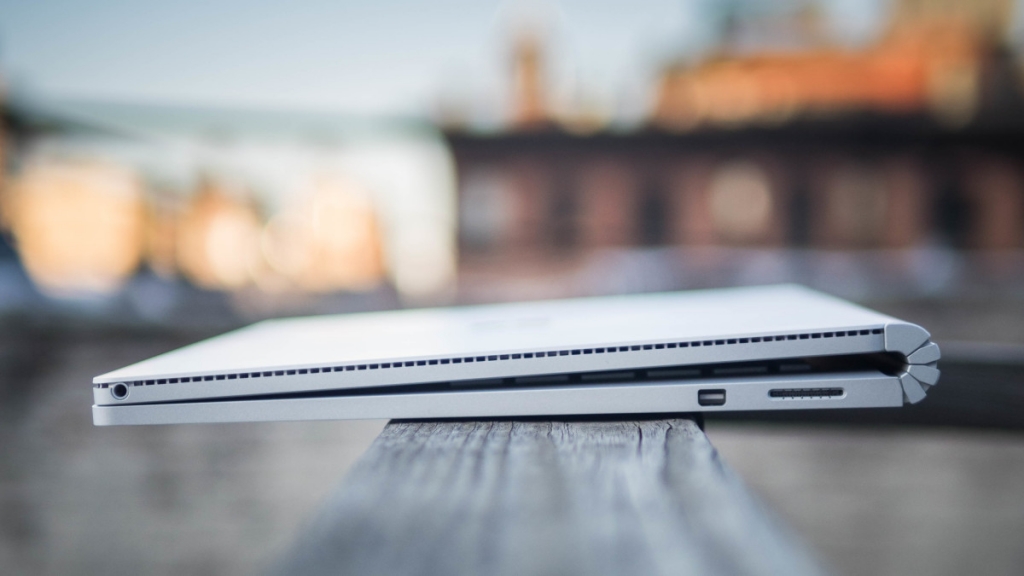 laptop ngang tầm với Macbook Pro 2016
