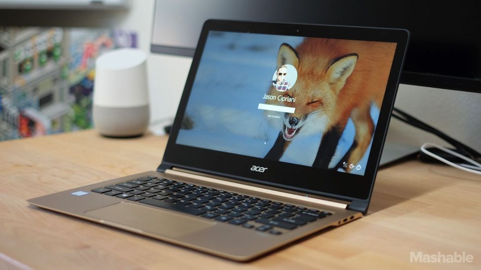 Acer Swift 7 mỏng nhất thế giới cạnh tranh Macbook Pro