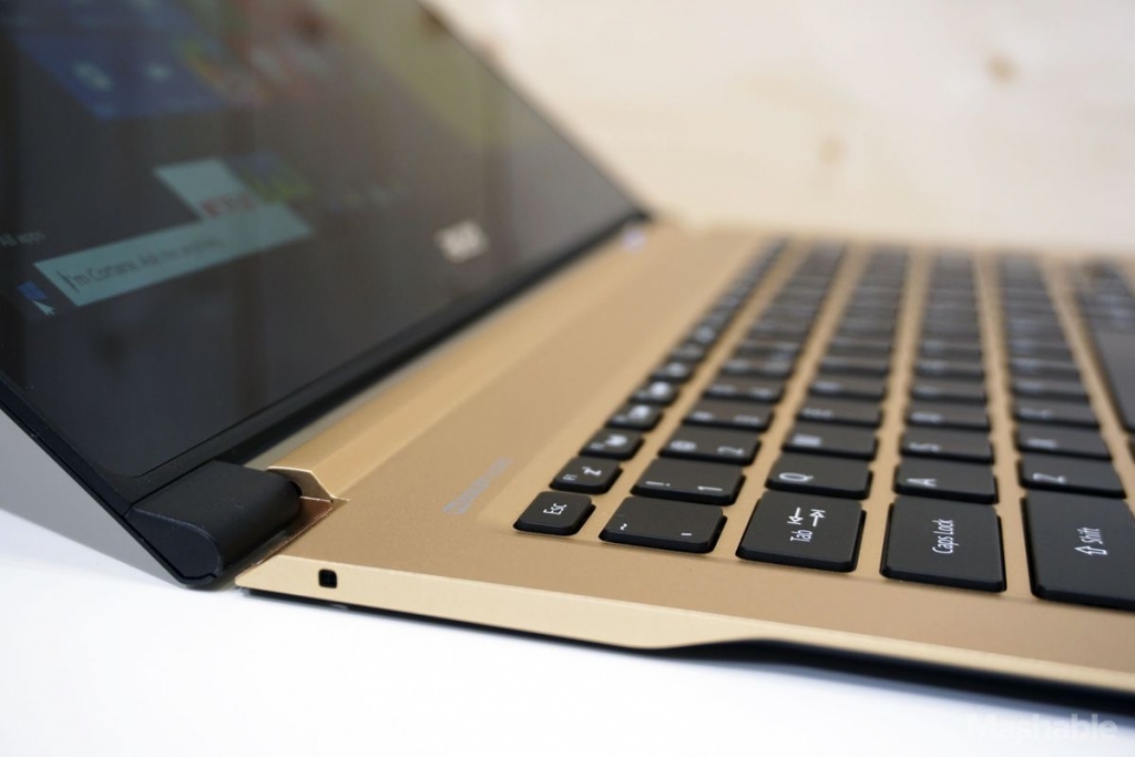Acer Swift 7 mỏng nhất thế giới cạnh tranh Macbook Pro