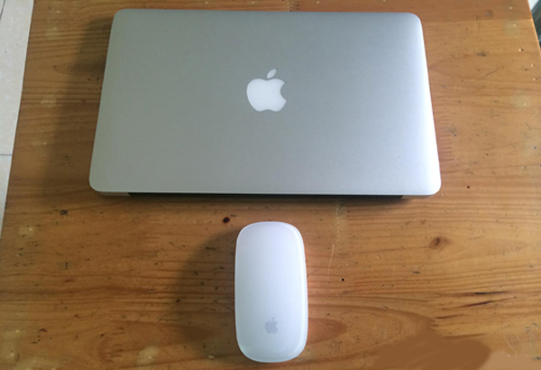 chuột bàn phím nào cho người dùng Macbook Pro cũ chính hãng ?