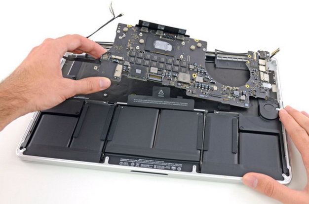 Macbook Pro Retina 15 inch cũ sẽ khá rắc rối