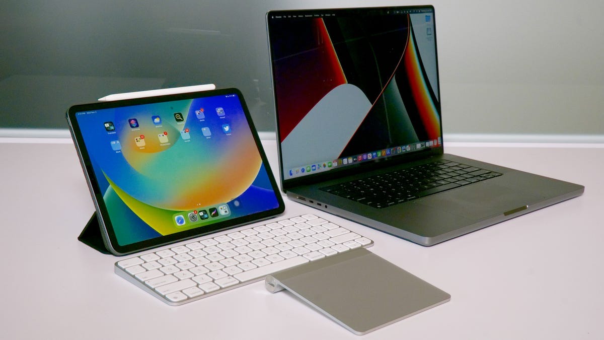 Nên mua iPad hay MacBook - Đâu là lựa chọn phù hợp số 1 cho bạn