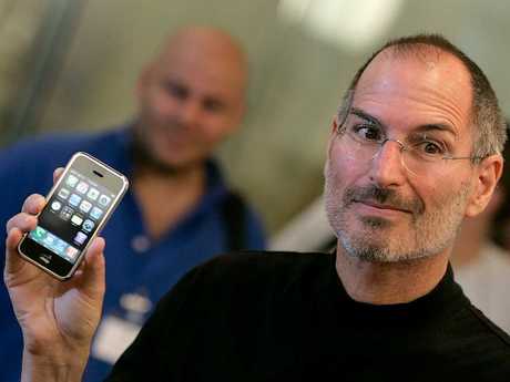 Steve Jobs với siêu phẩm iPhone 3G làm thay đổi cả giới công nghệ