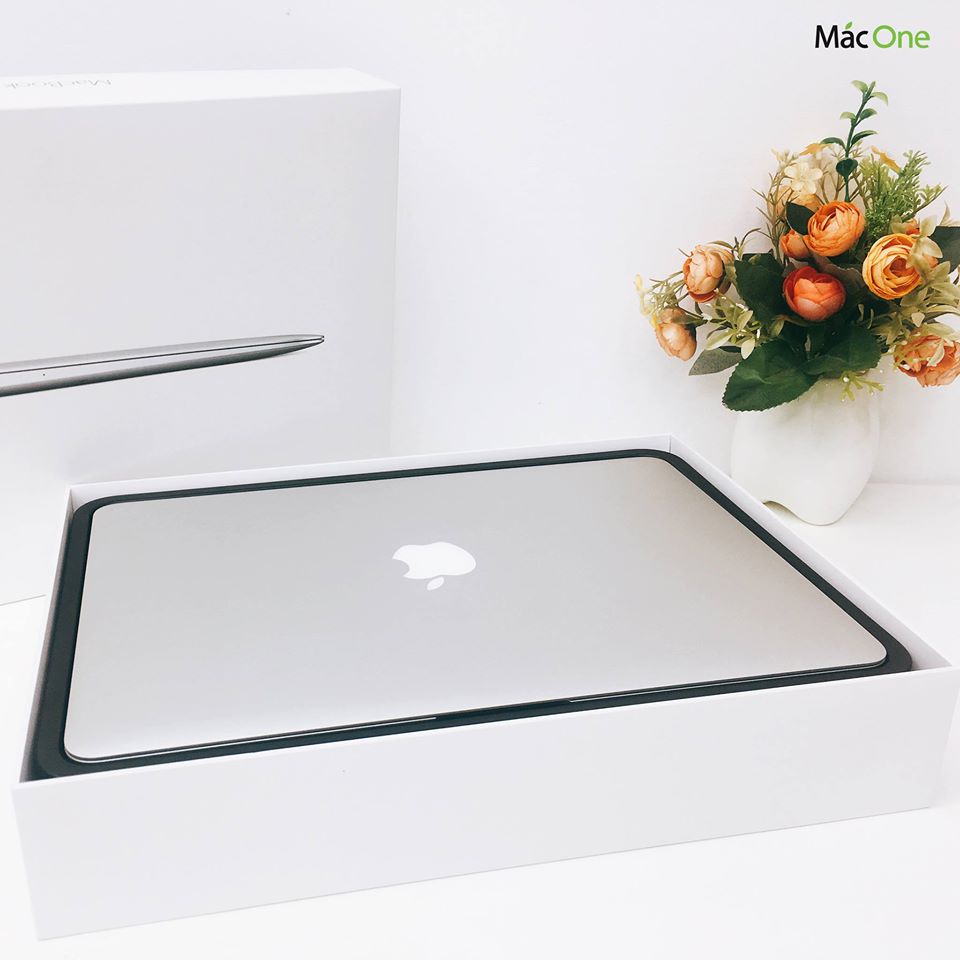 MacBook Air 2017 - Chiếc MacBook Air dành cho dân văn phòng cuối cùng nằm trong danh sách. 