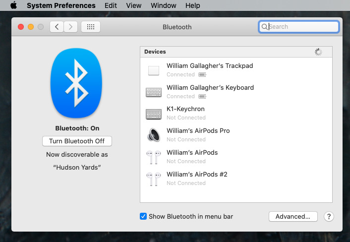 Bước 2: Với máy MacBook, các bạn chọn biểu tượng Apple - > Chọn System Preferences -> nhấn Bluetooth. Sau đó bạn sẽ thấy AirPods trong danh sách thiết bị kết nối. 