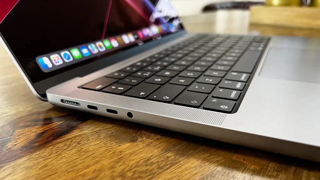 Đánh Giá Macbook Pro 14 Inch Chi Tiết Toàn Bộ Các Phiên Bản Hiện Tại