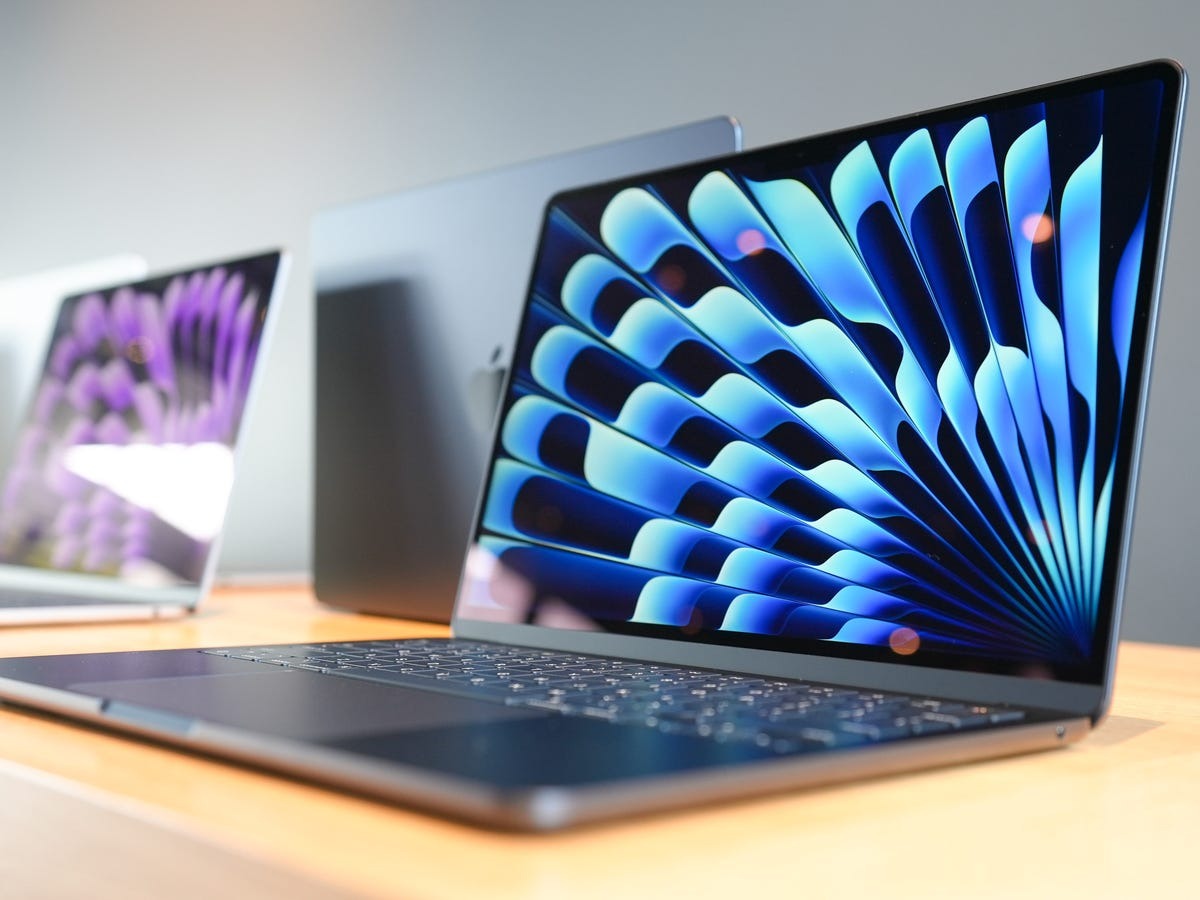 Laptop 20 Triệu - Chọn Sao Cho Đúng? Top 18 Mẫu Đáng Mua Nhất