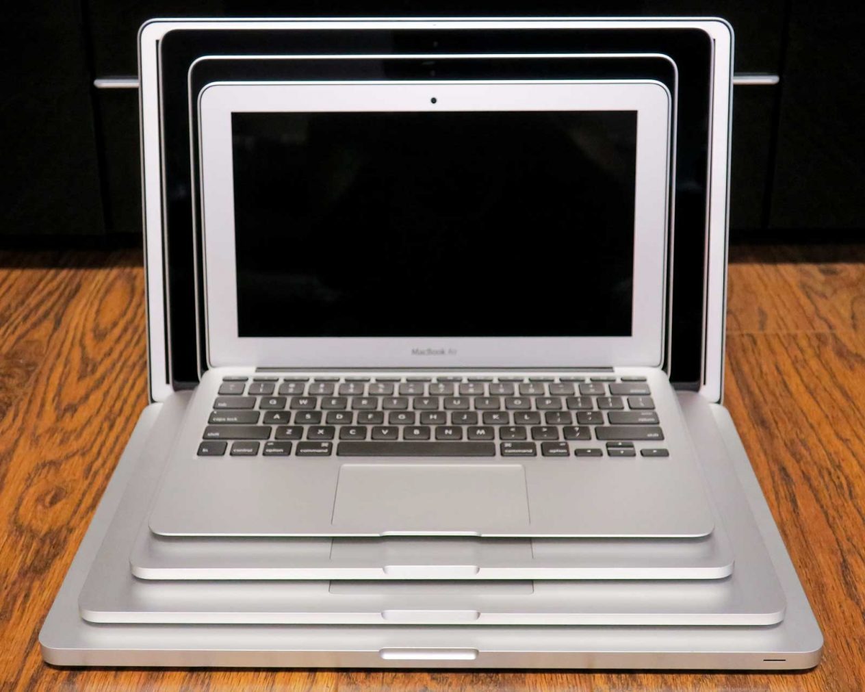 15 Mẫu Laptop Cho Học Sinh Cấp 2 Bền Đẹp Mà Bạn Nên Mua Cho Bé