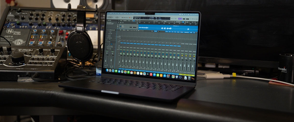 Top Những Mẫu Laptop Làm Nhạc Không Thể Thiếu Cho Producer