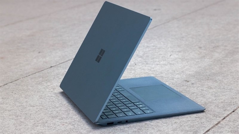 Top Những Mẫu Laptop Làm Nhạc Không Thể Thiếu Cho Producer