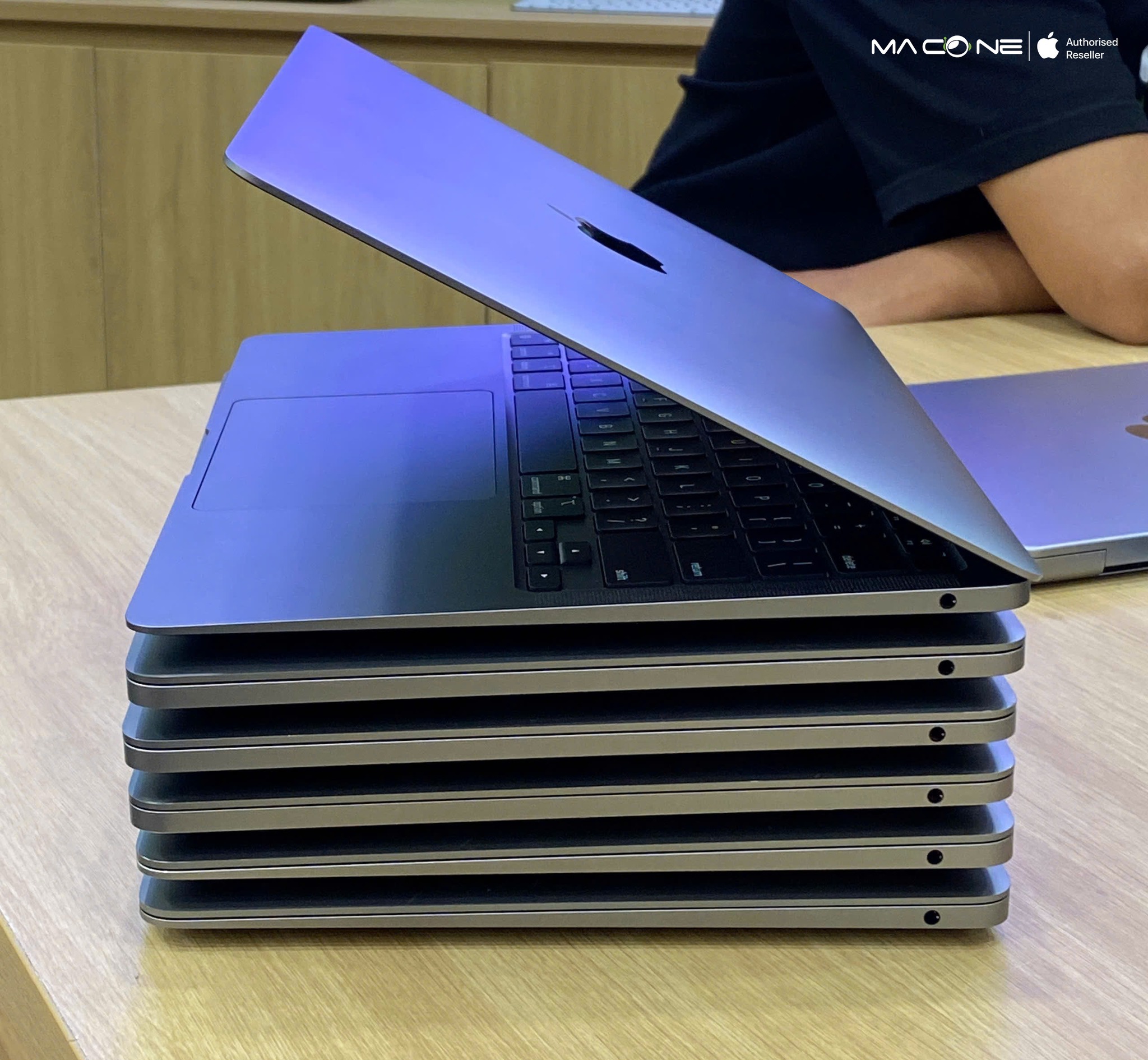 13 Mẫu Laptop Lập Trình Đáng Dùng Nhất Cho Dân IT