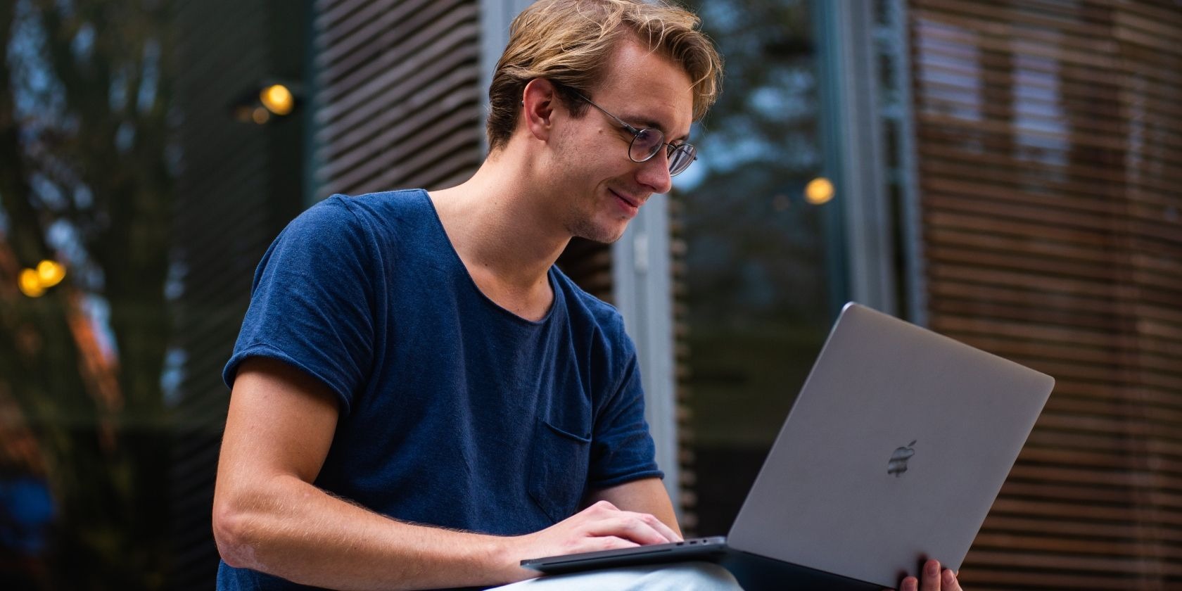 Làm Thế Nào Để Chọn Laptop Sinh Viên Kỹ Thuật Bền, Đẹp?