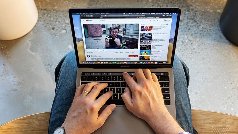So sánh MacBook Pro M1 và MacBook Pro Intel: Nên chọn gì với ngân sách 14-20 triệu?