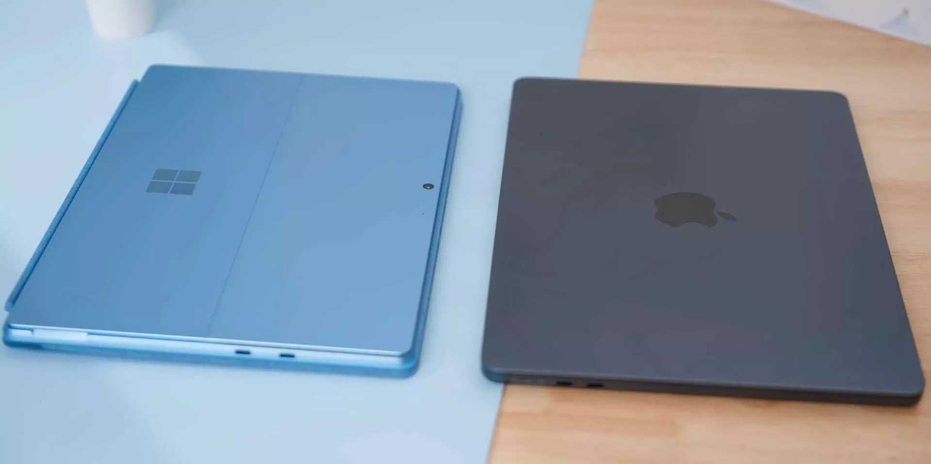 So Sánh Surface Và Macbook: Kỳ Phùng Địch Thủ Bất Phân Thắng Bại