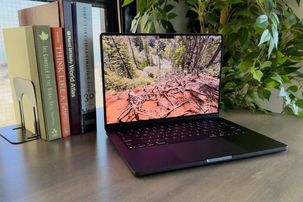 Đánh Giá MacBook Pro M5: Bước Nhảy Vọt Về Hiệu Năng Và Trí Tuệ Nhân Tạo