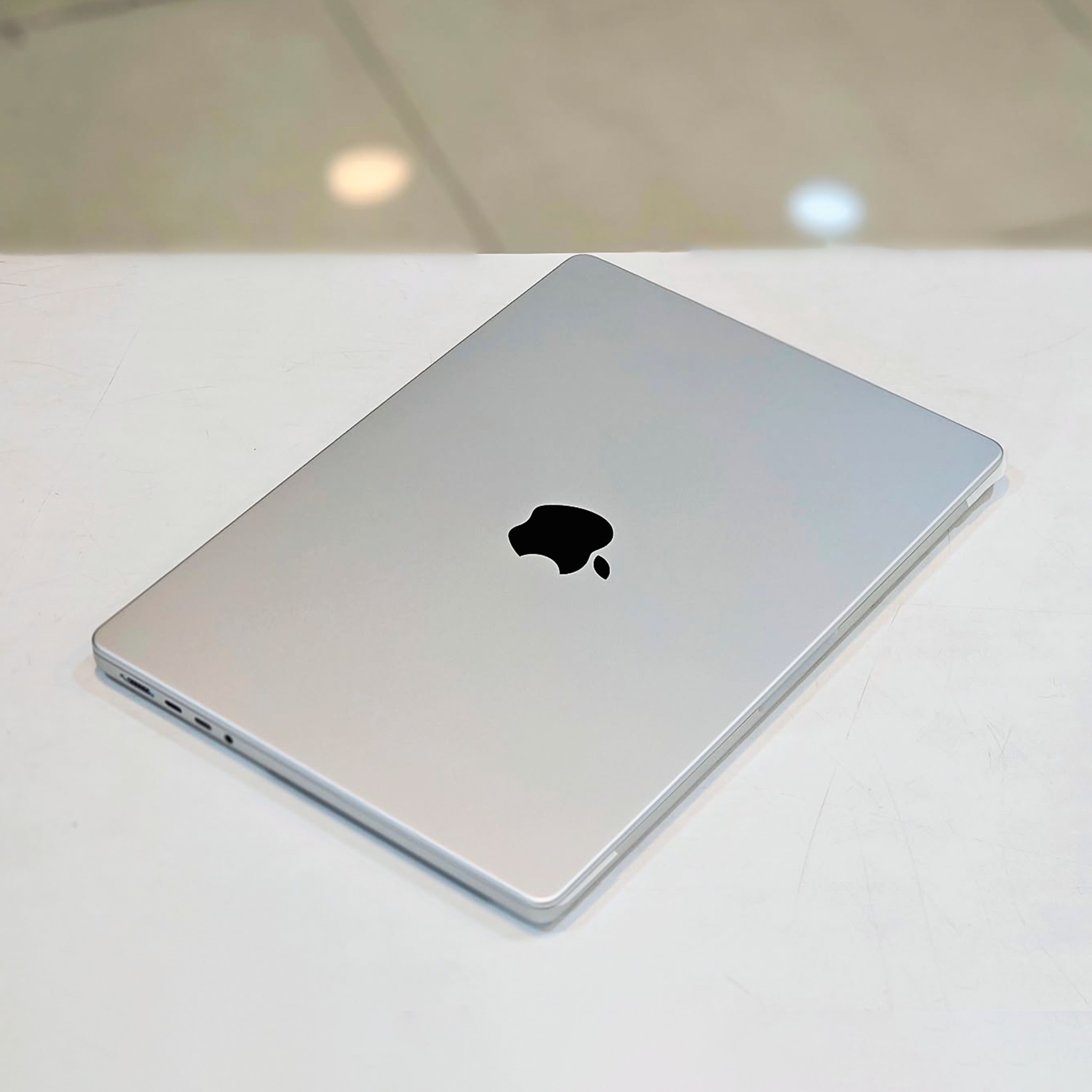 MacBook Air 15 inch Có thay thế được màn hình rời cho Sinh viên?