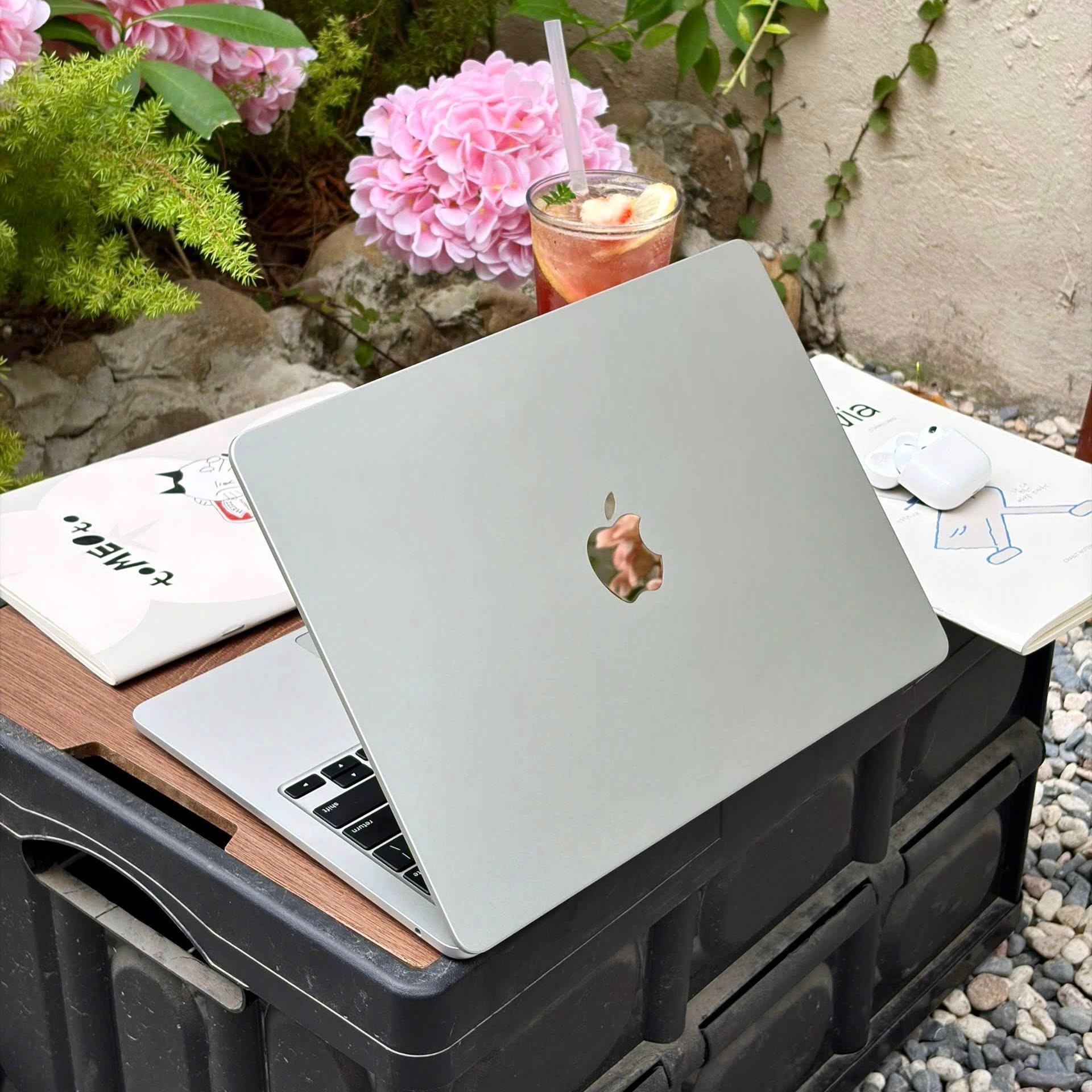 macbook air cho sinh viên marketing content creator