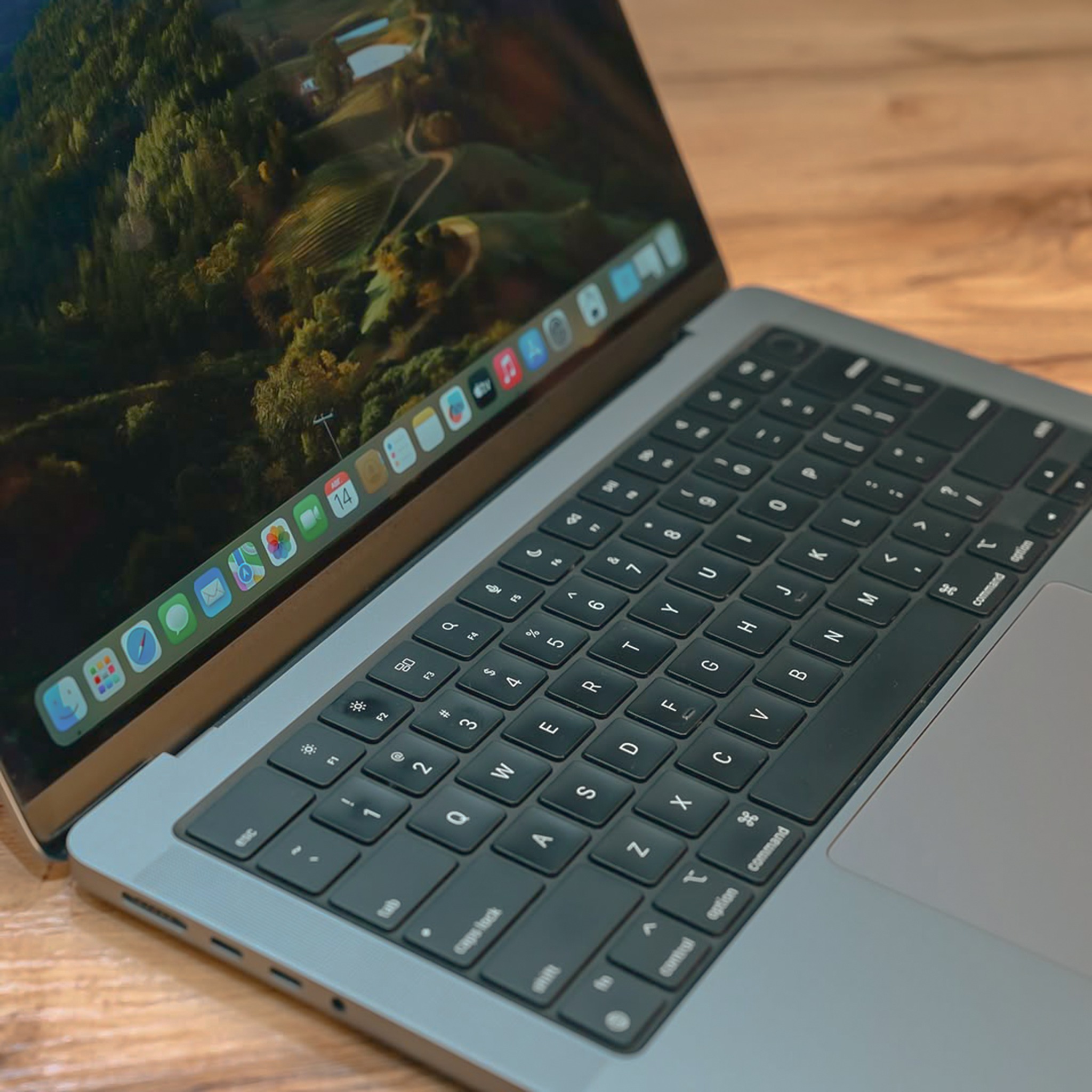 Review MacBook cho Sinh viên Luật: "Vũ khí" Tranh tụng đắc lực hay Sự lãng phí?
