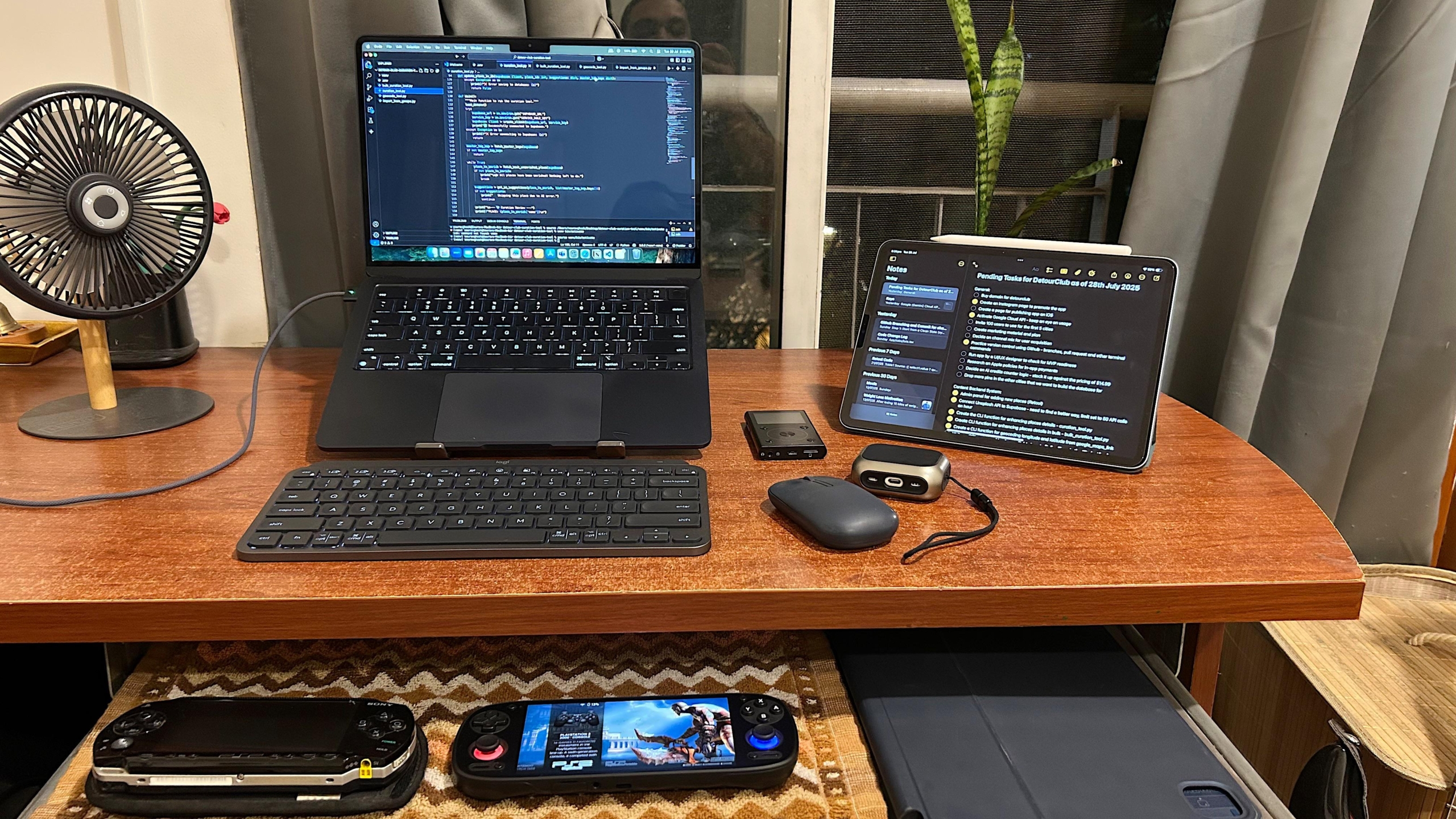 Sinh viên IT năm nhất: MacBook Pro 14 inch hay ThinkPad X1 Carbon để bắt đầu sự nghiệp Coder?