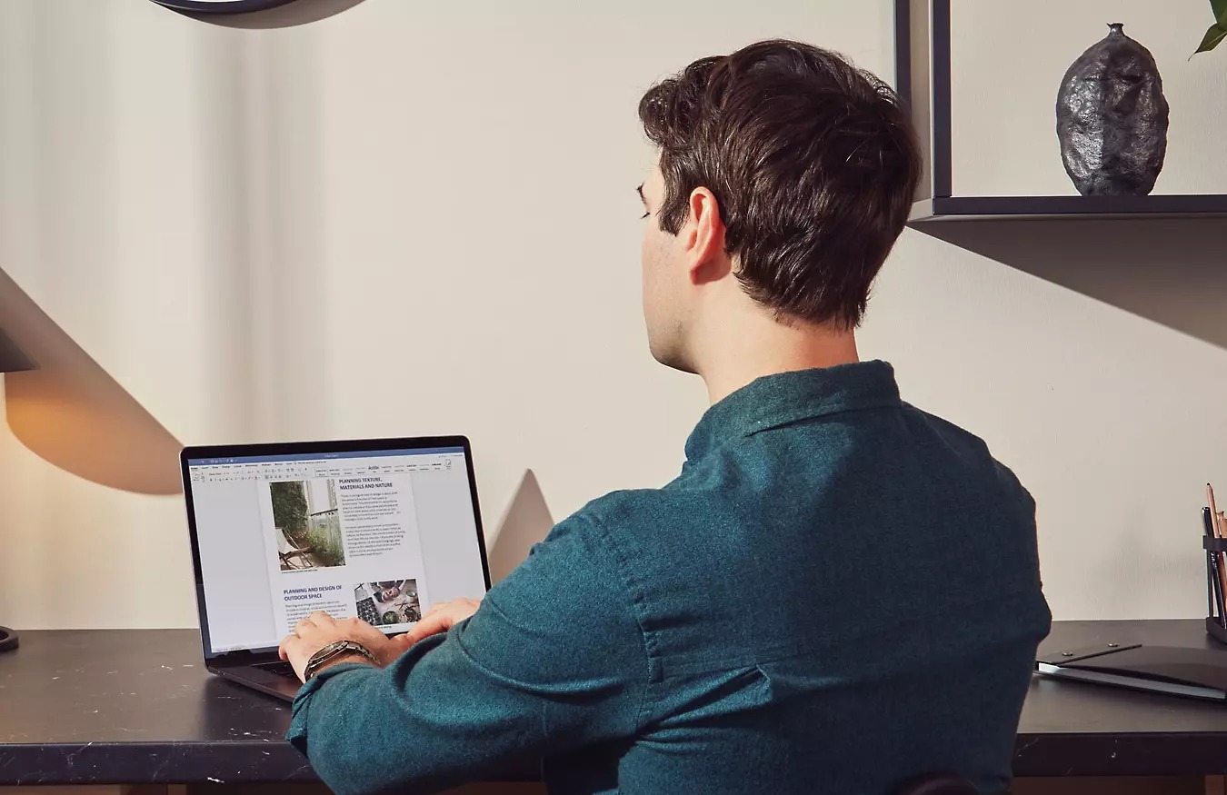 Sinh viên dùng MacBook cài Office: Nên Mua, Xin Free hay "Liều" dùng Crack?