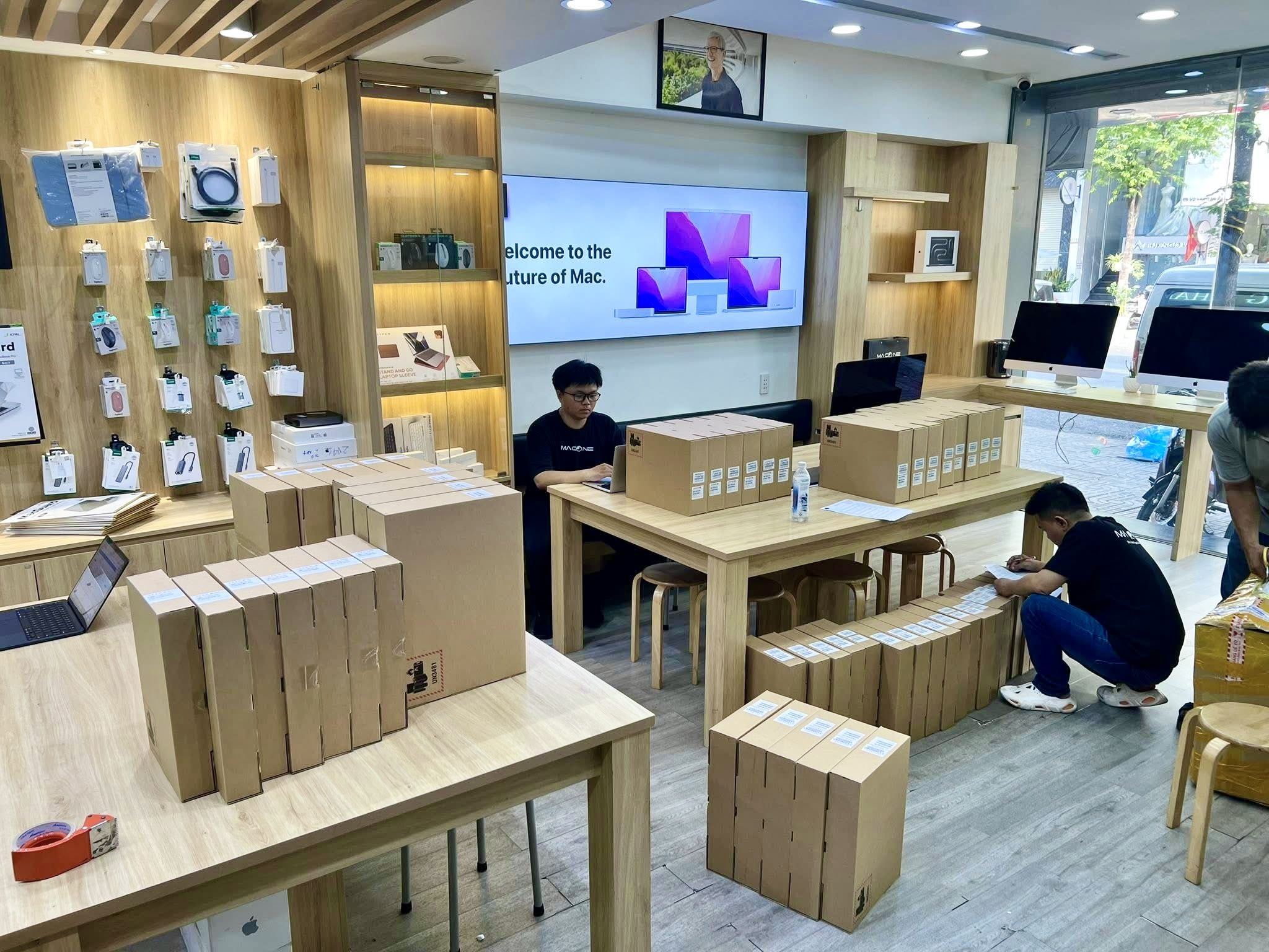 MacBook Air M5 13 hay 15 inch - Chọn Size Nào Phù Hợp?