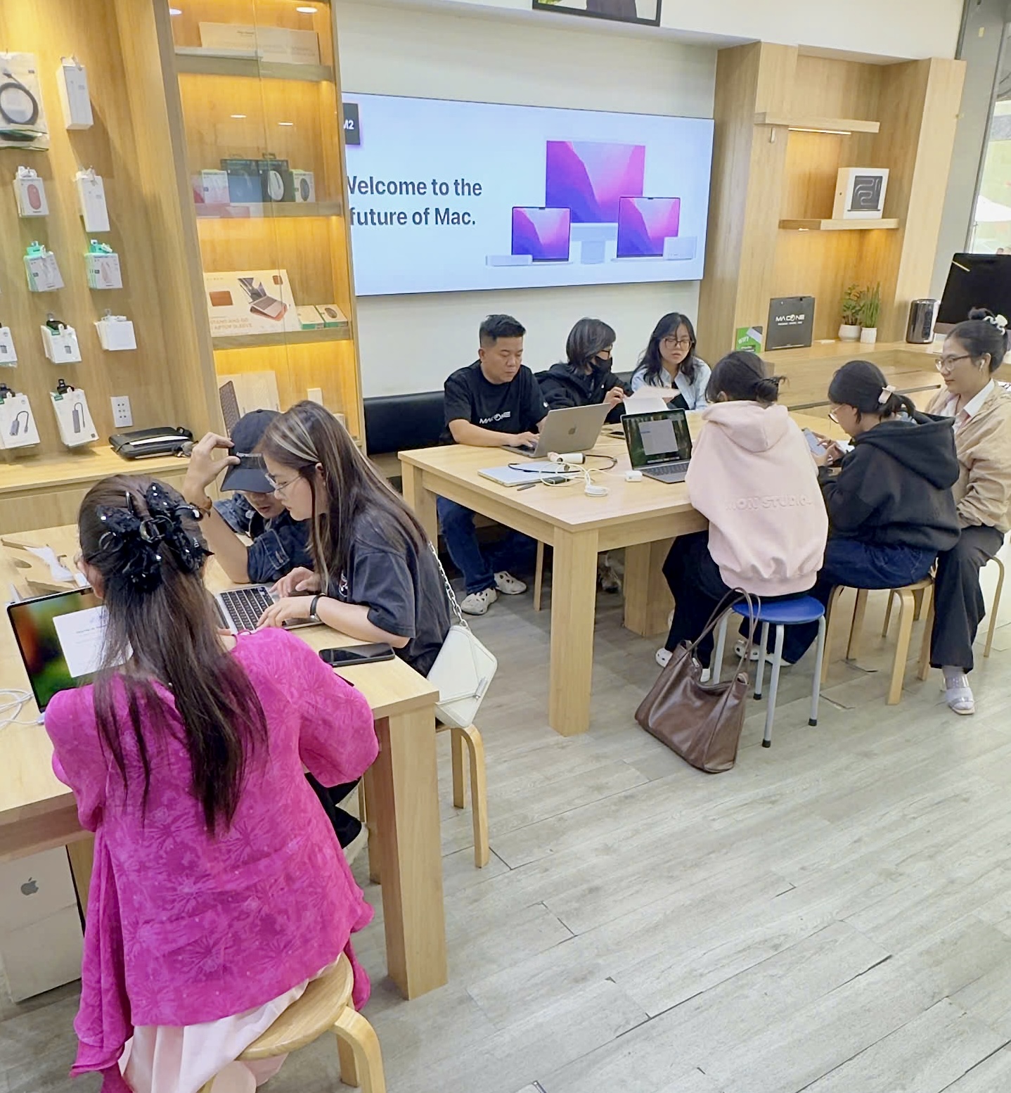 MacBook Air M5 16GB/512GB: Tại Sao Đây Là Khoản Đầu Tư Thông Minh Nhất Năm 2026?