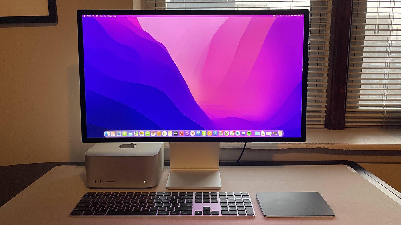Mua MacBook Pro M5 Max doanh nghiệp: báo giá & VAT