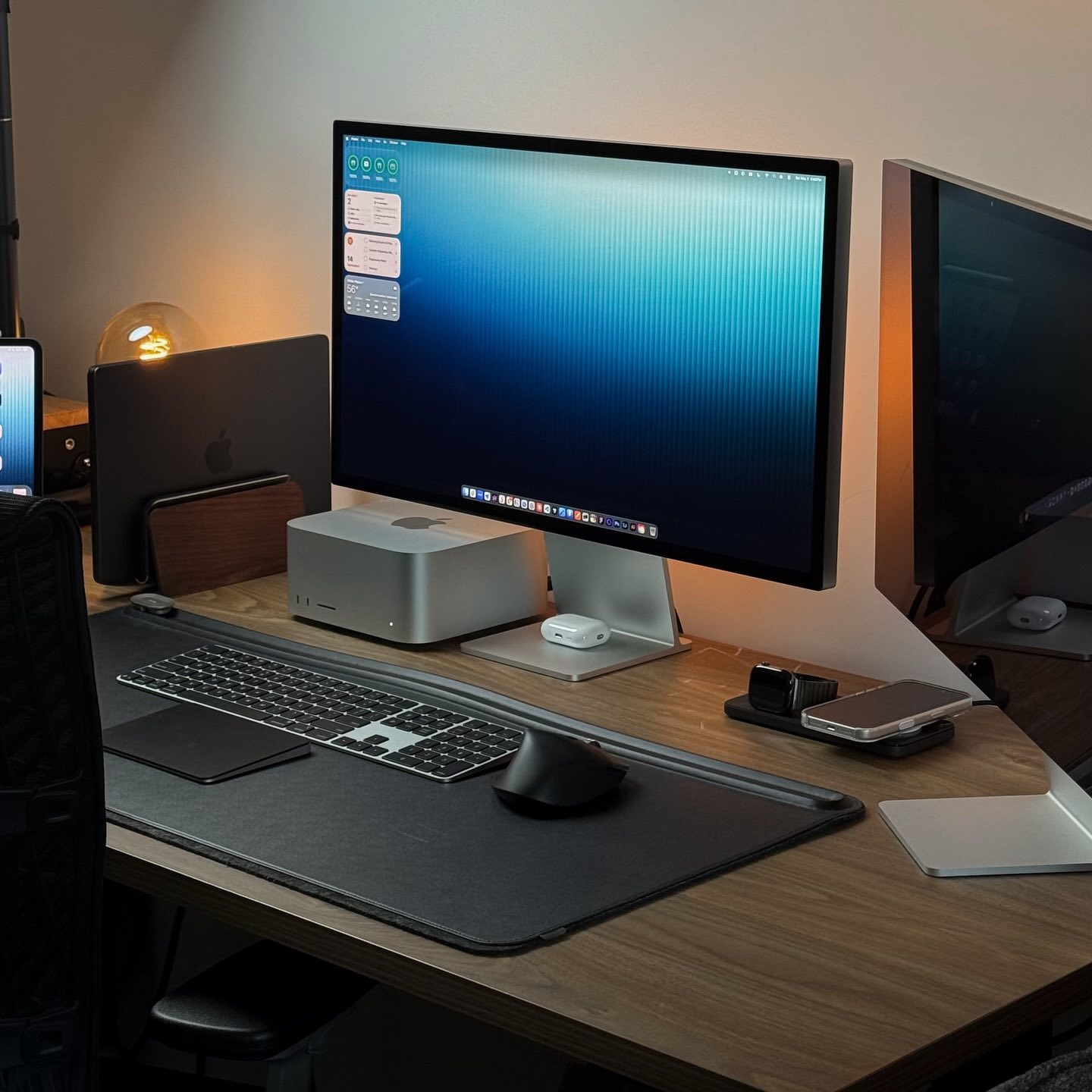 MacBook Pro M5 Max Chạy Cyberpunk 2077 với Path Tracing: Định Kiến "Mac Không Dành Cho Chơi Game" Về Hưu